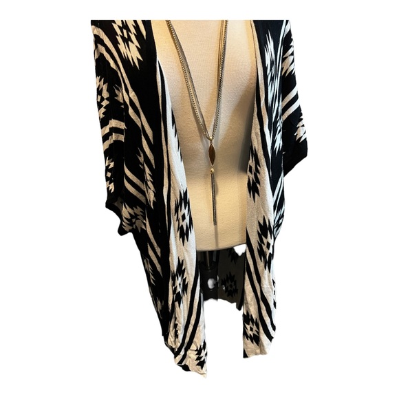 | forever 21 | Black / White Tribal Aztec Open Front Cardigan MED - Picture 3 of 6